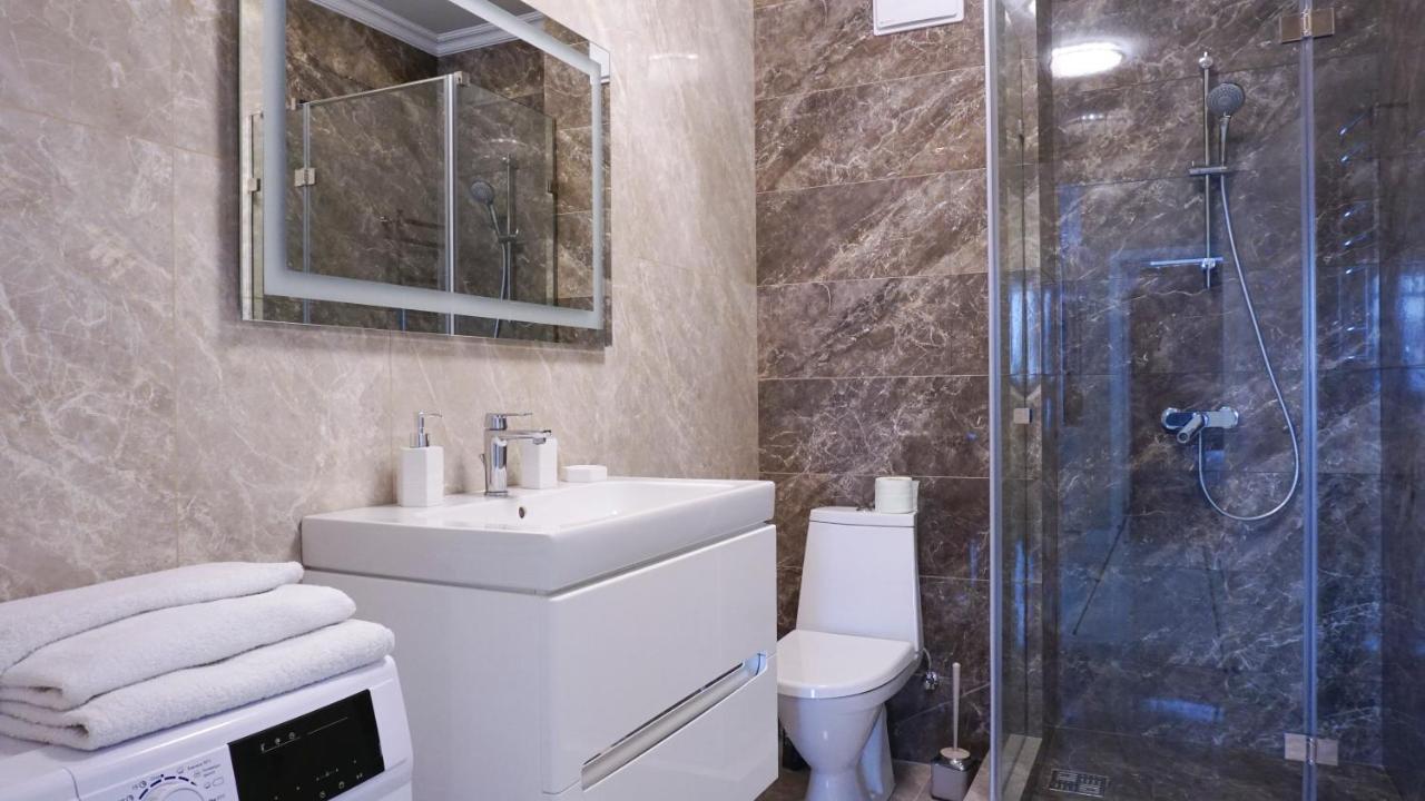 Luxury apartment near metro station Osokorky Kiev Esterno foto