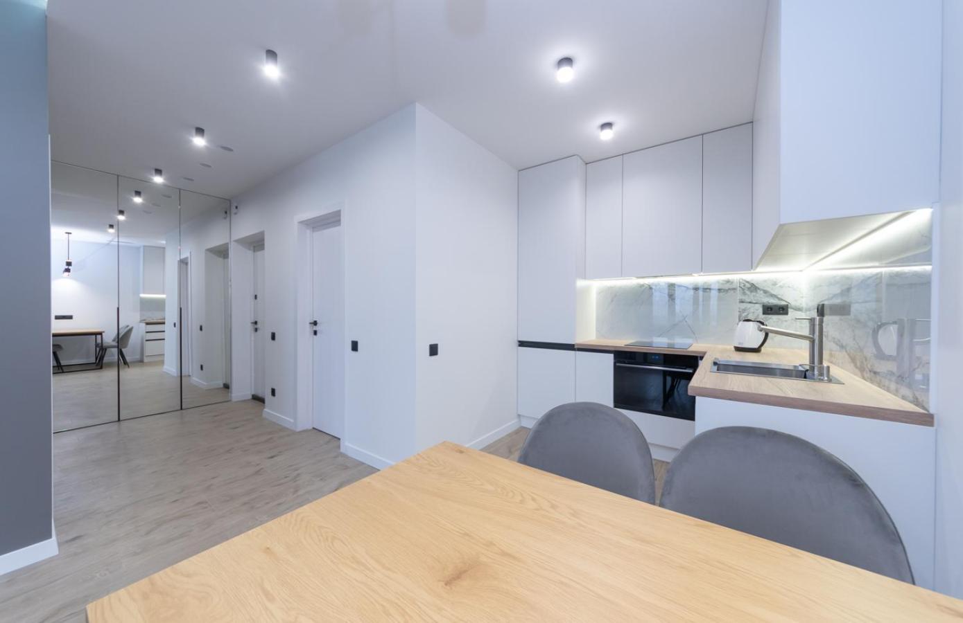 Luxury apartment near metro station Osokorky Kiev Esterno foto