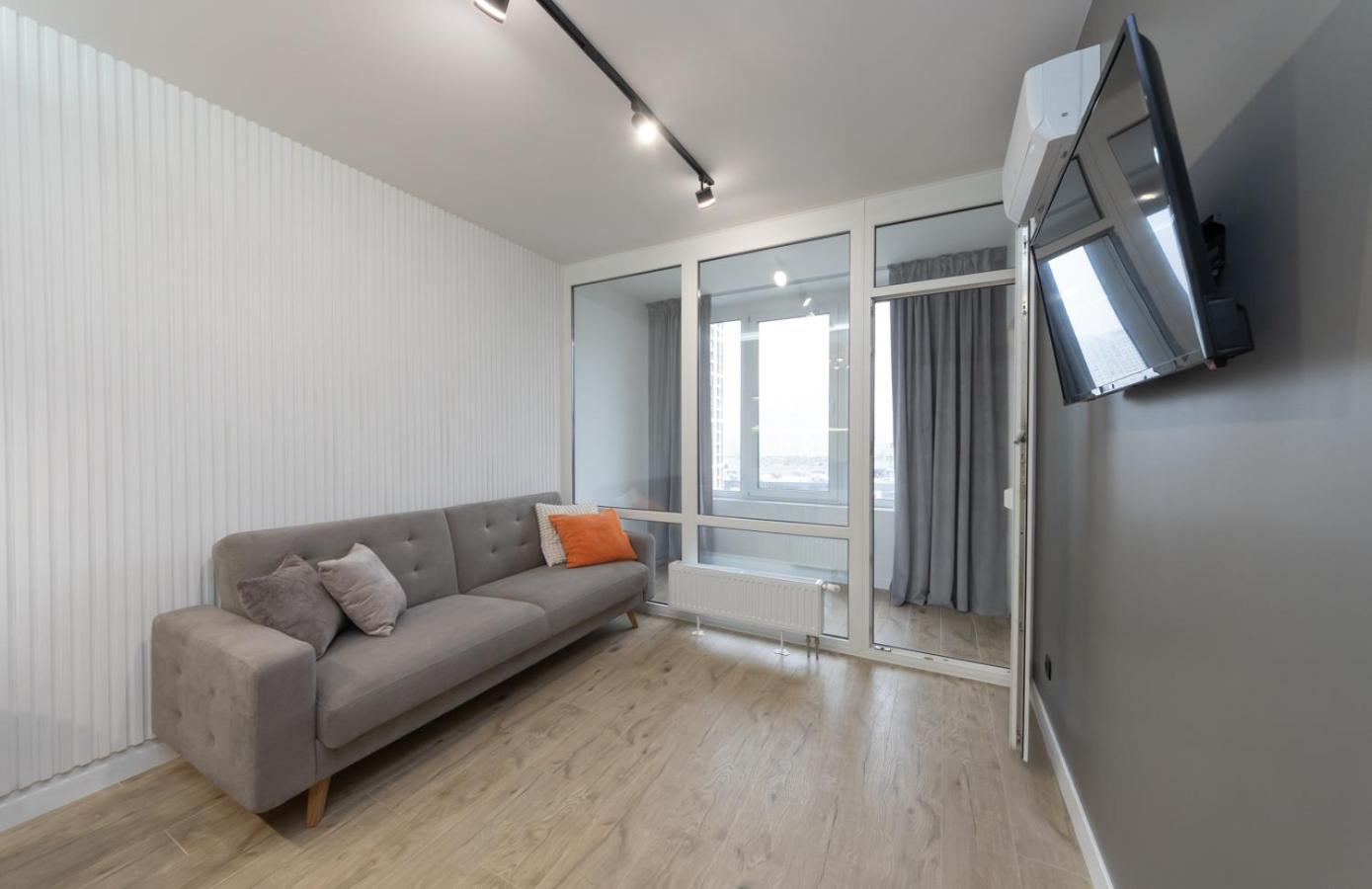 Luxury apartment near metro station Osokorky Kiev Esterno foto