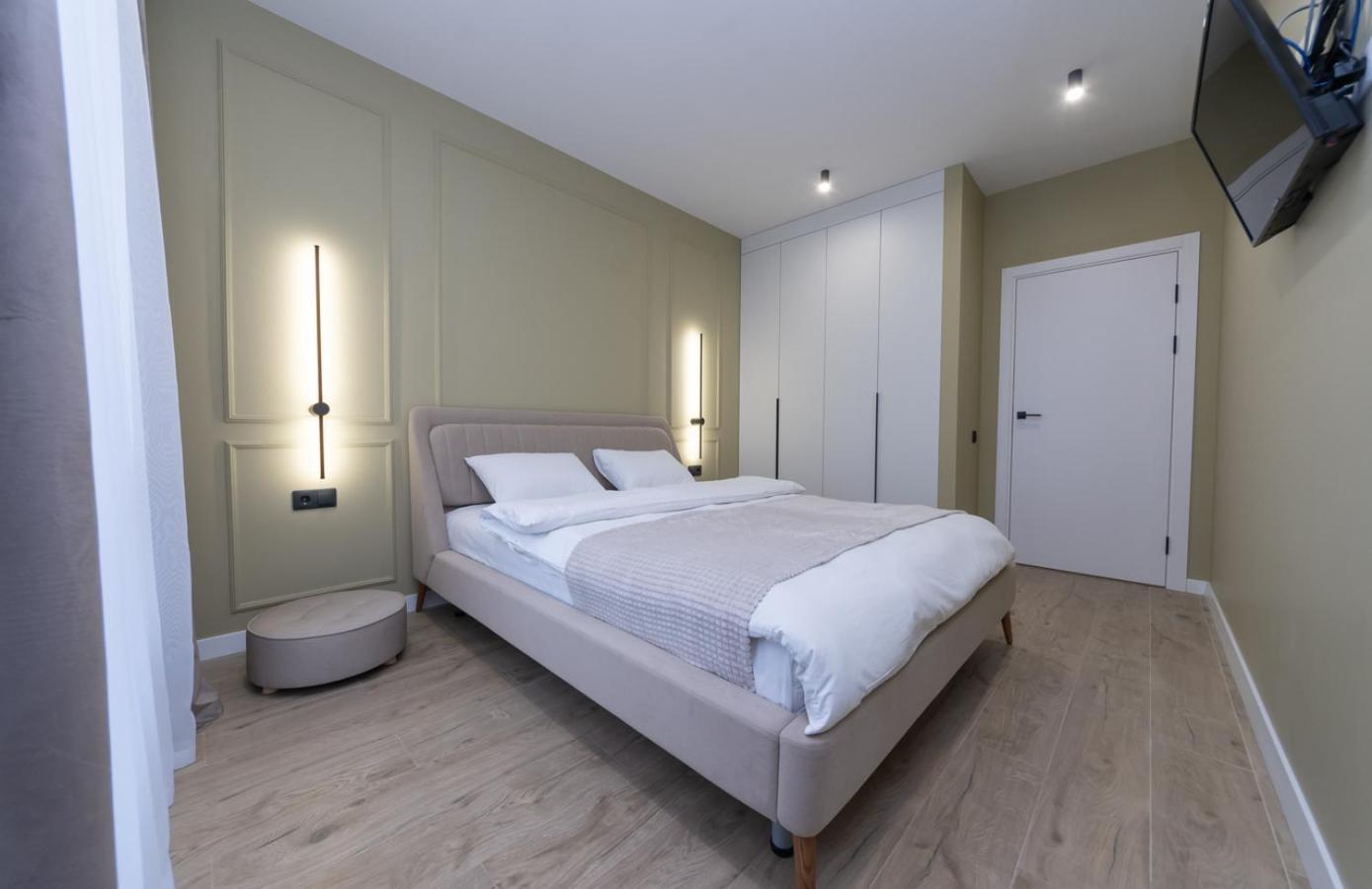 Luxury apartment near metro station Osokorky Kiev Esterno foto