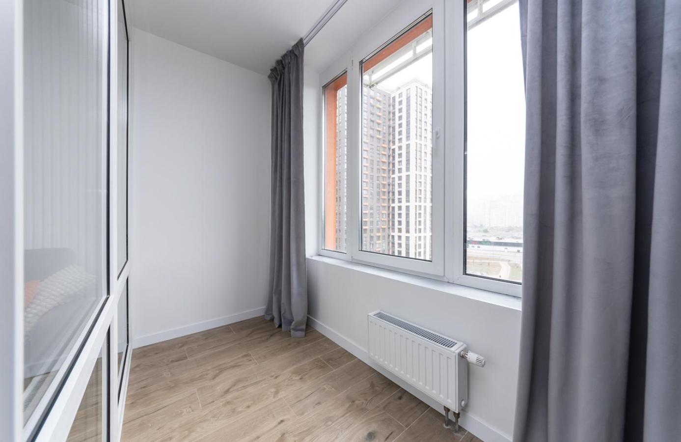 Luxury apartment near metro station Osokorky Kiev Esterno foto