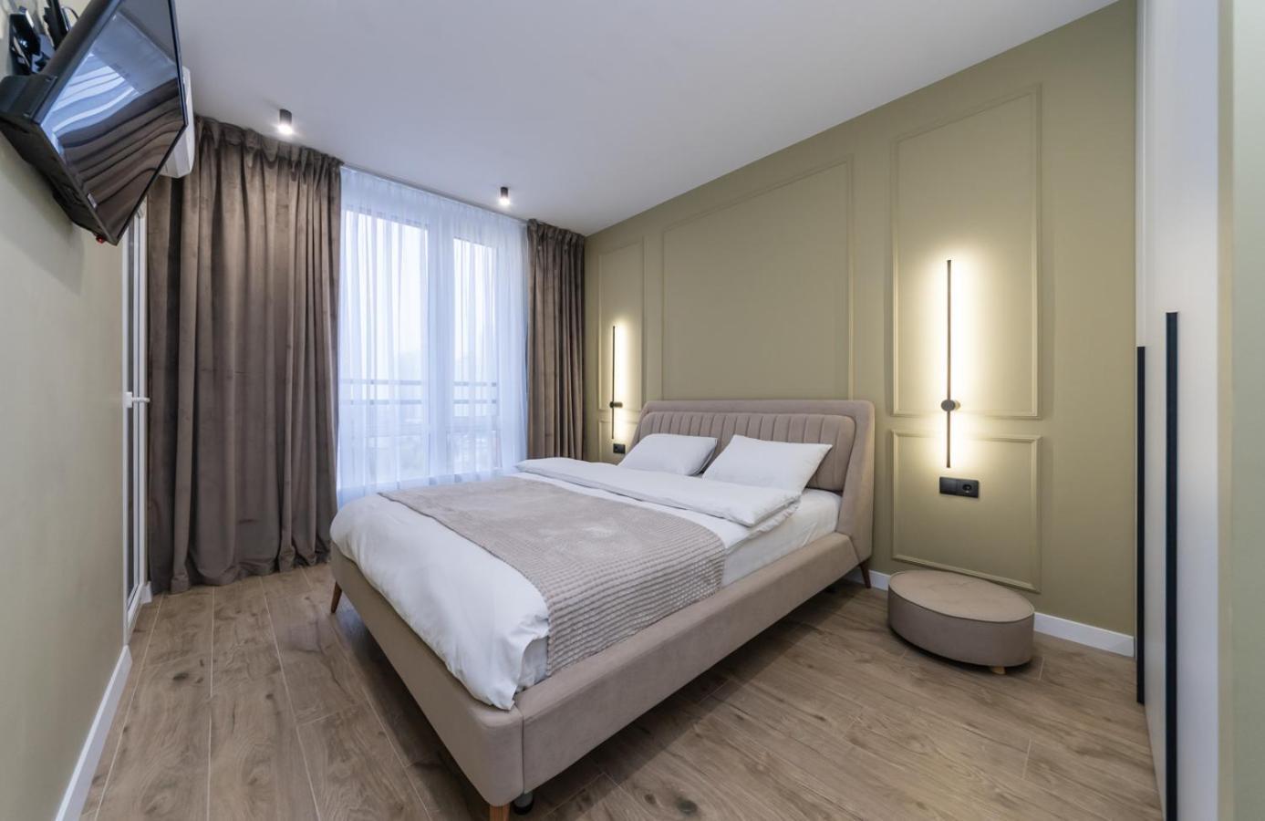 Luxury apartment near metro station Osokorky Kiev Esterno foto